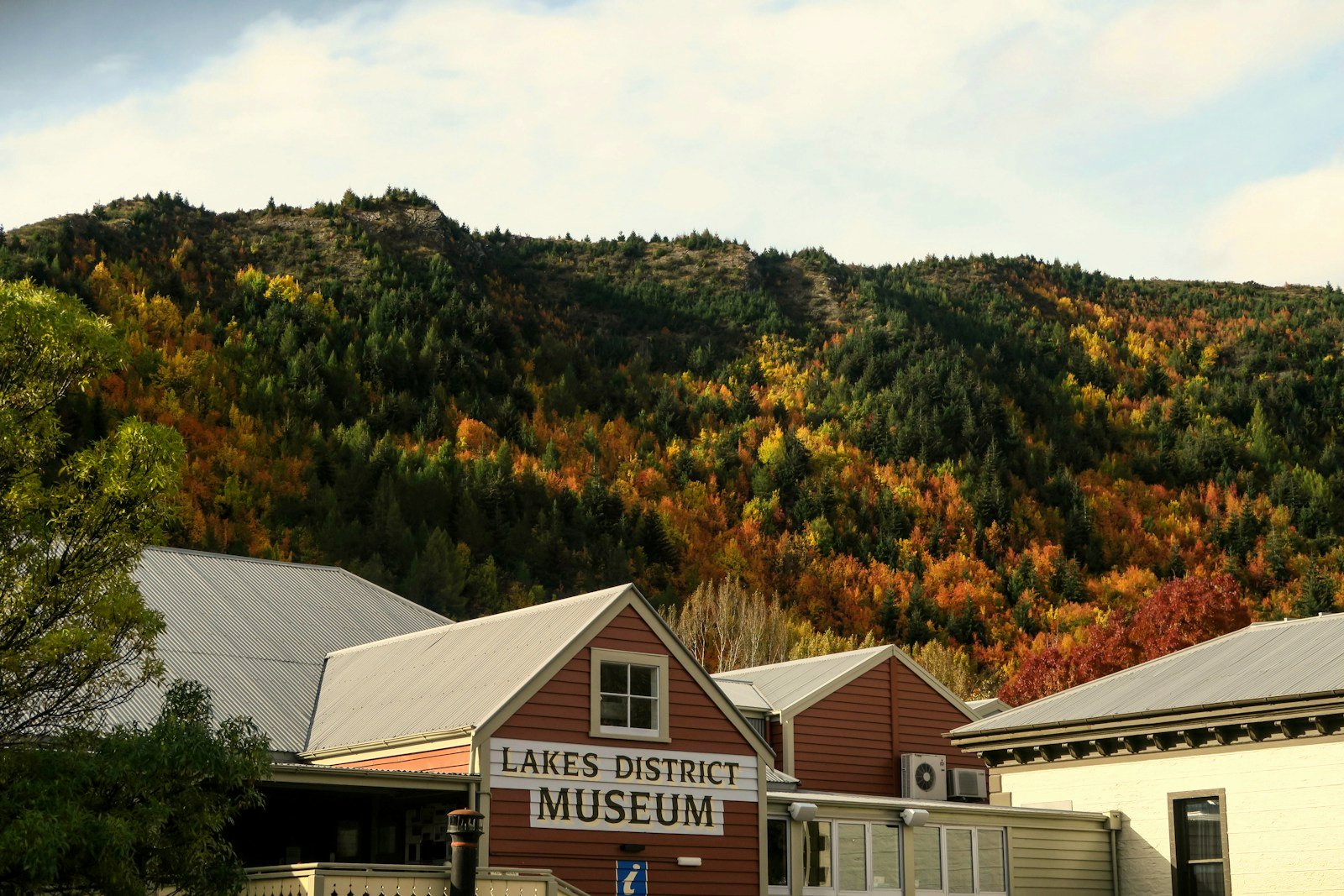 The historic tree lined main street of Arrowtown in autumn colour